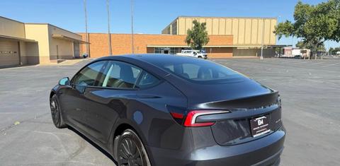 Tesla Model 3 2024