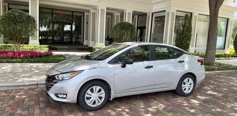 Nissan Versa 2024