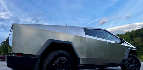 Tesla Cybertruck 2025