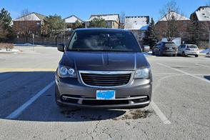 Chrysler Town & Country car