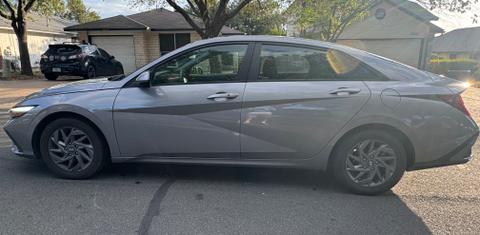 Hyundai Elantra 2024