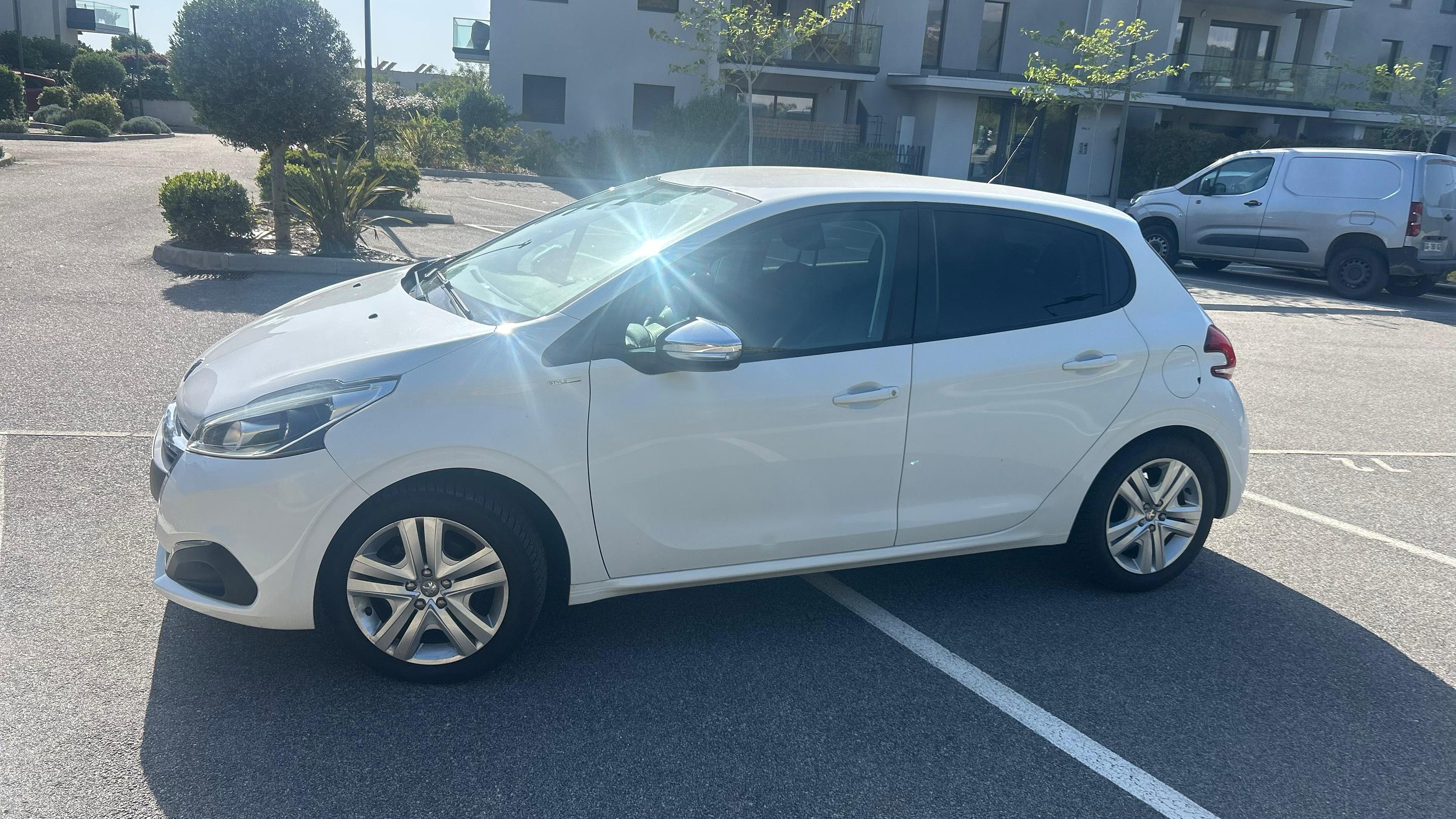 Peugeot 208 2018 à Albitreccia
