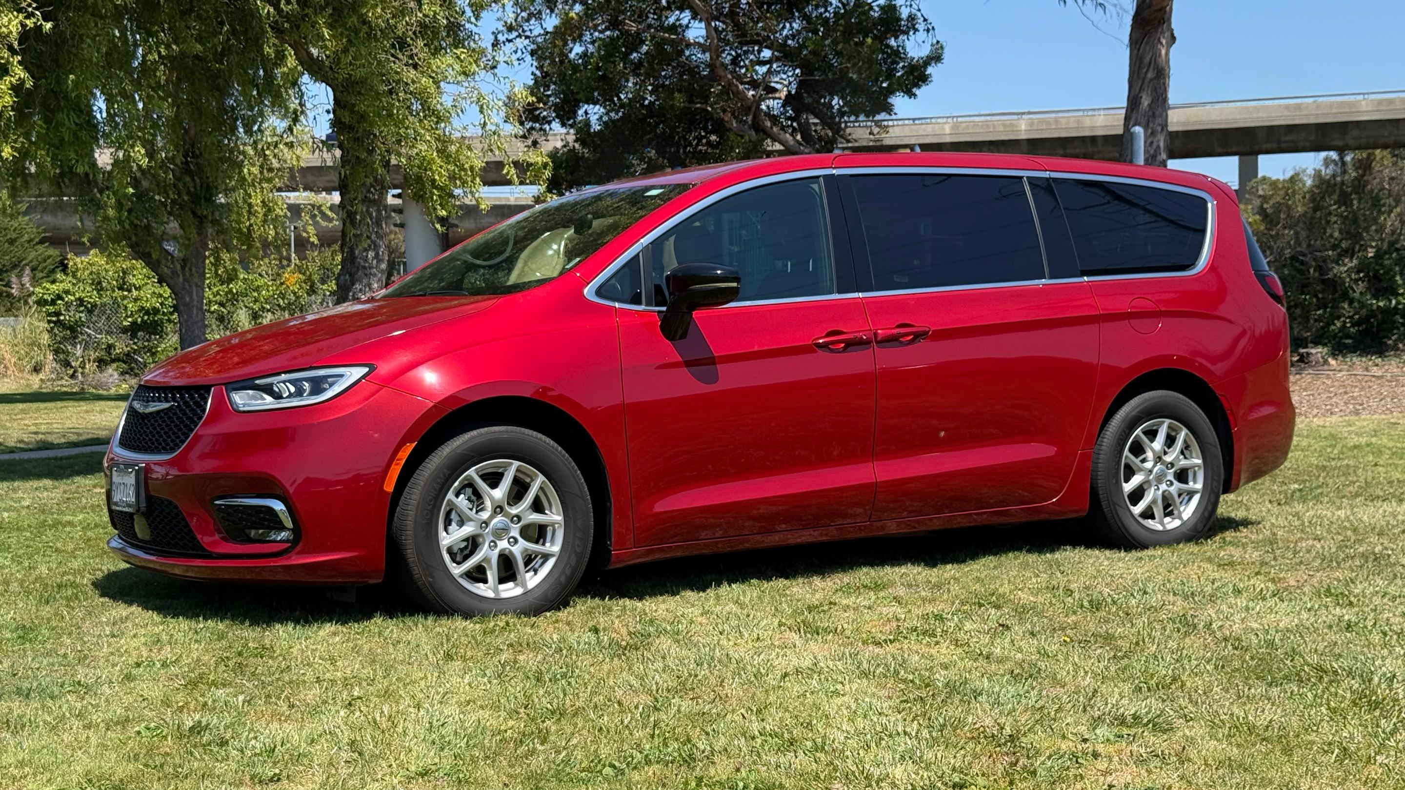 Chrysler Pacifica 2025 in San Bruno, CA