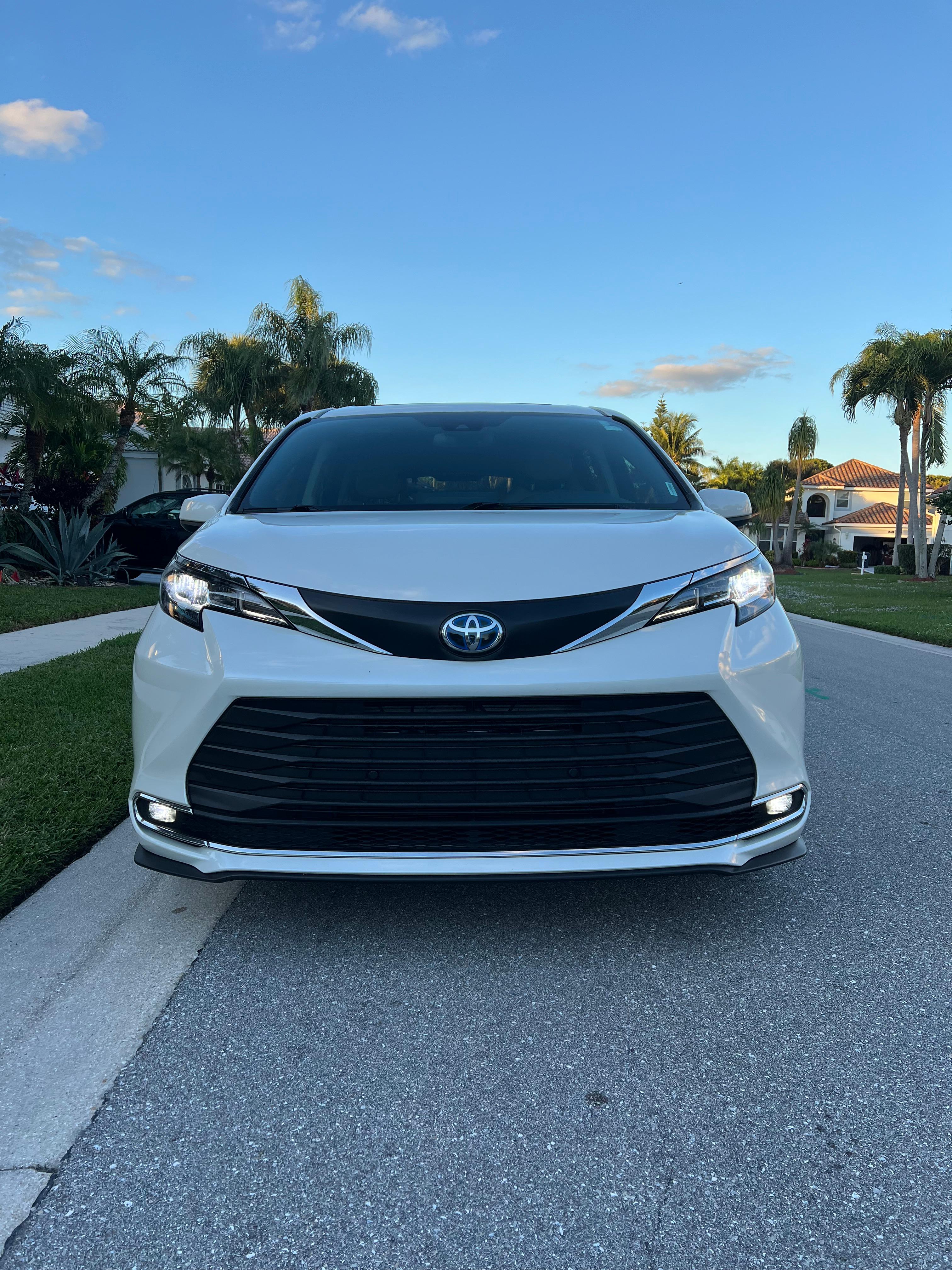 Toyota Sienna 2021 in Lake Worth, FL