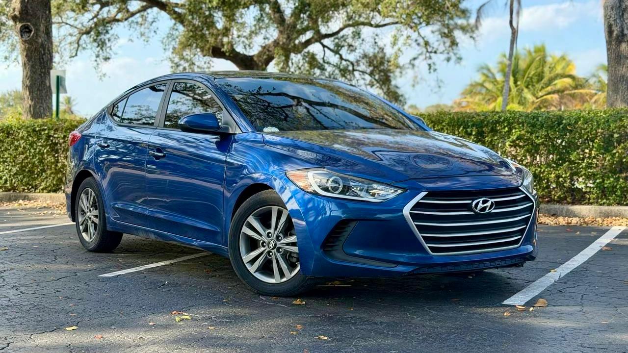 Hyundai Elantra 2018 in 