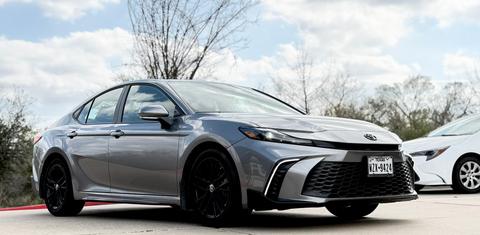Toyota Camry Hybrid 2026