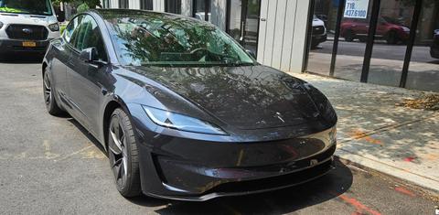 Tesla Model 3 2024