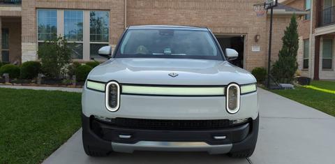 Rivian R1S 2023
