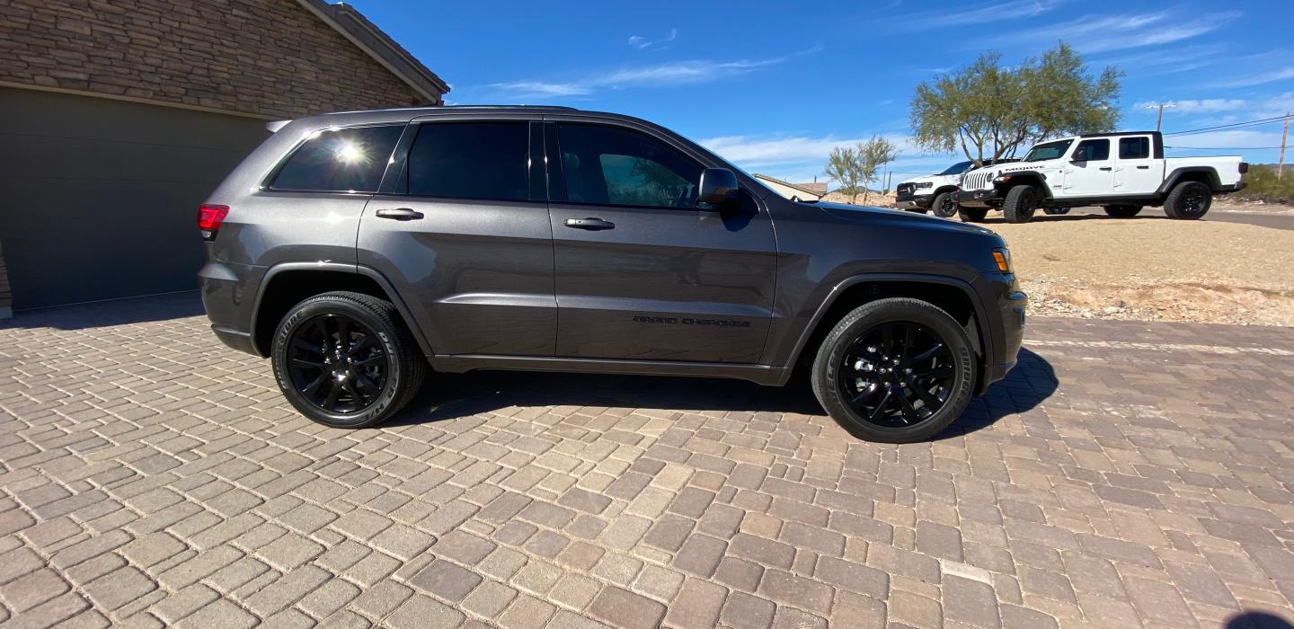 Jeep Grand Cherokee 2019 rental in Phoenix, AZ by Leonard W. Turo
