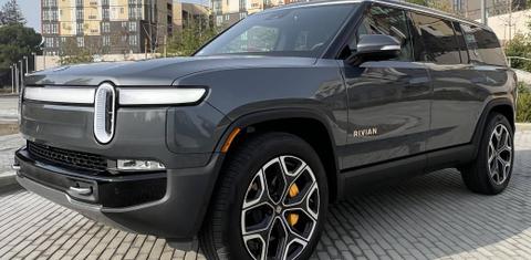 Rivian R1S 2023