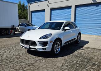 Porsche Macan car