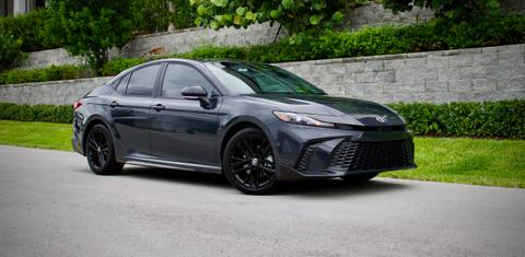 Toyota Camry Hybrid 2025