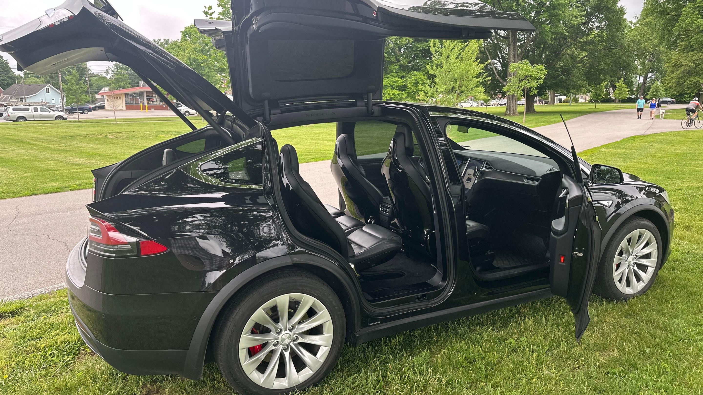 Tesla Model X 2016 in Louisville, KY