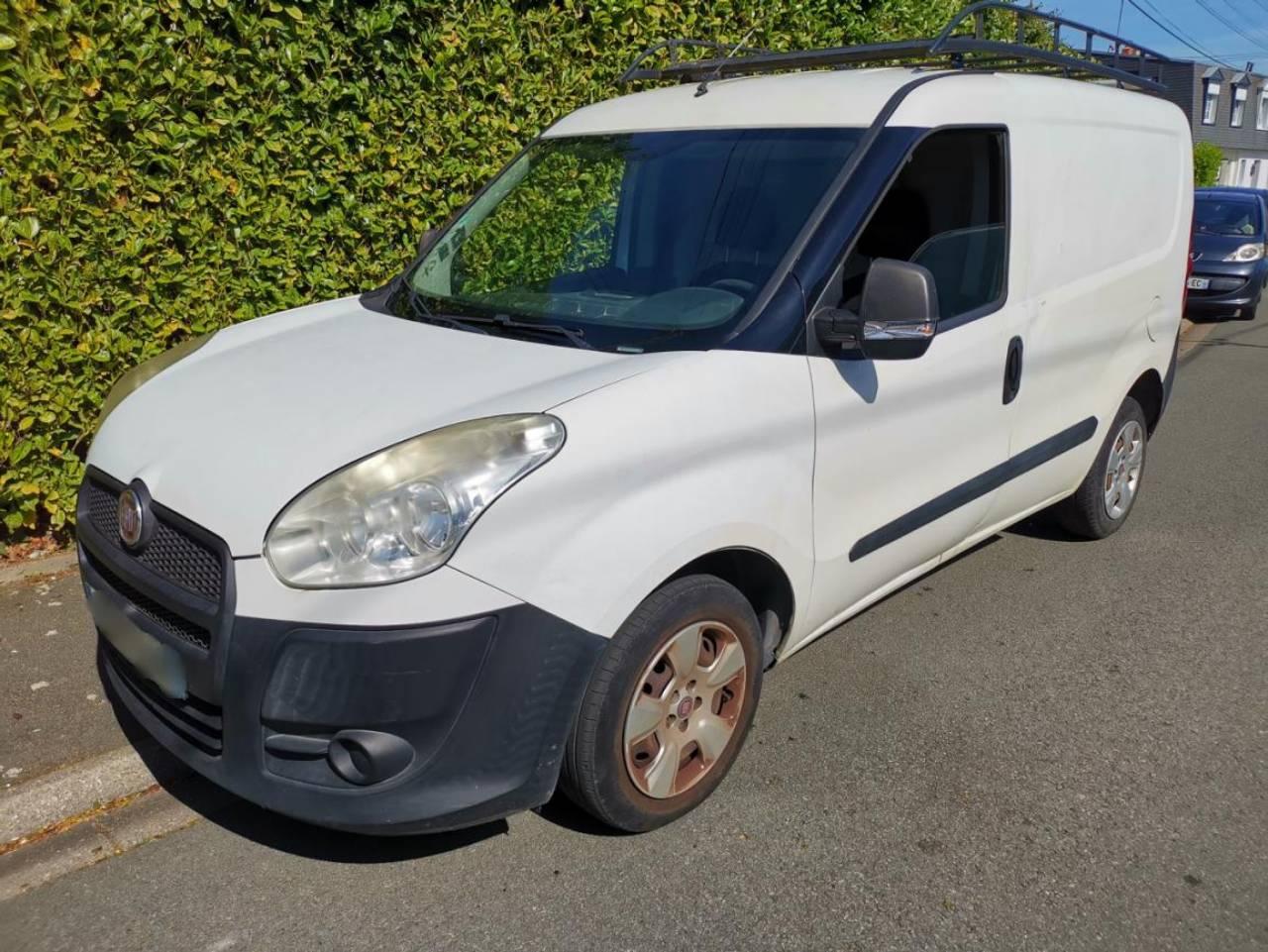 FIAT DOBLO 2014 à Wattrelos