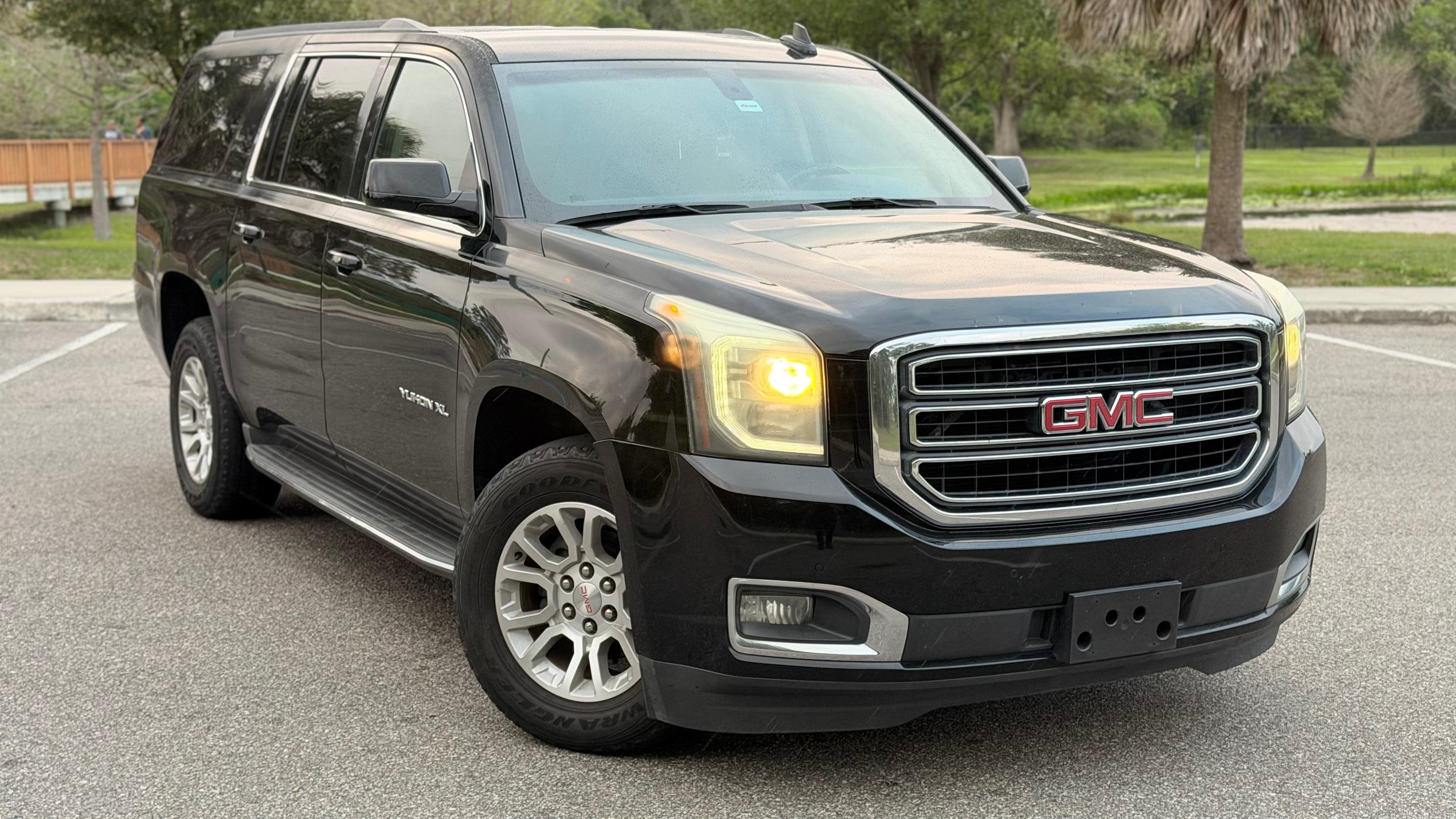 GMC Yukon XL 2016 in 