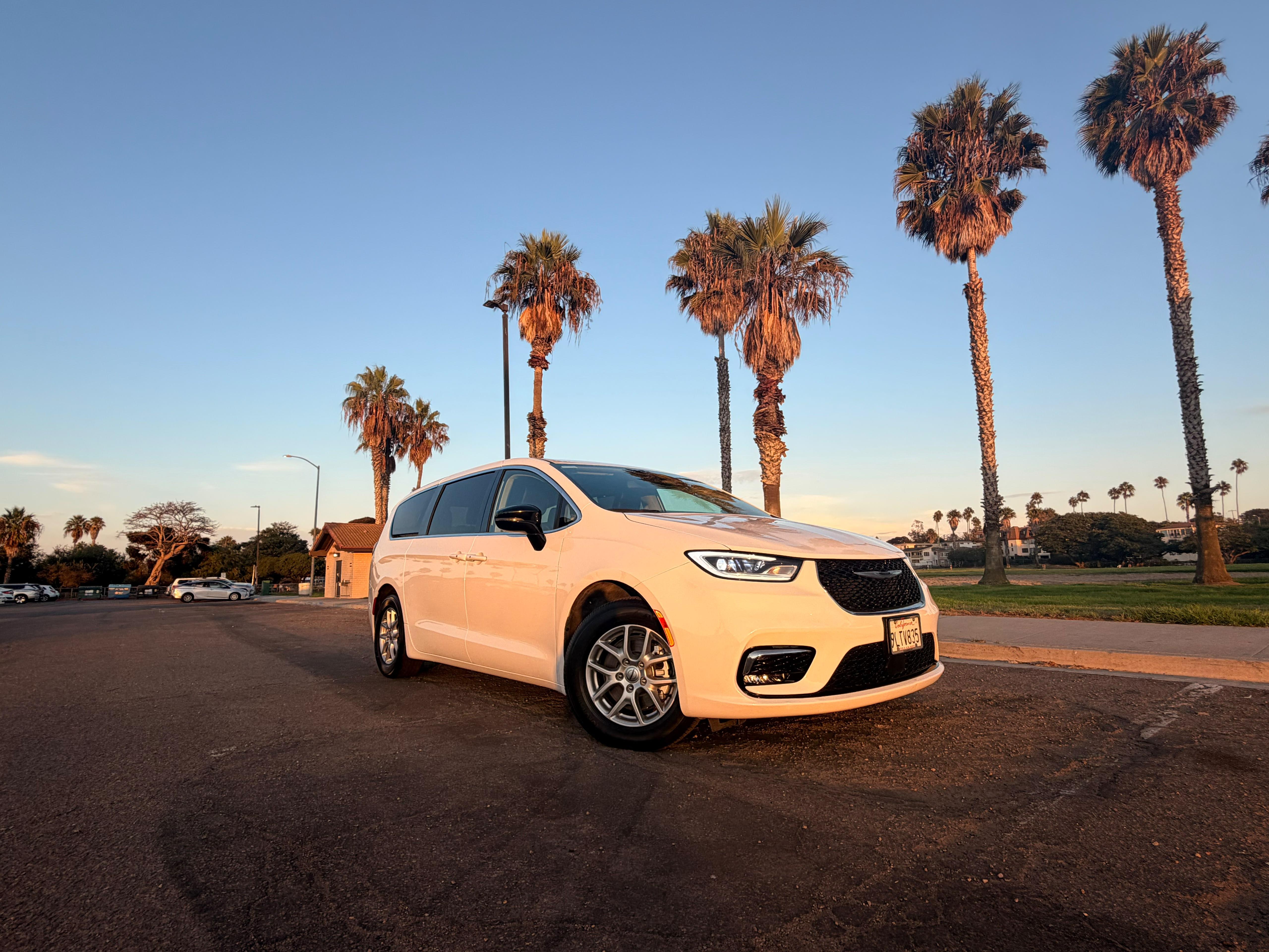 Chrysler Pacifica 2024 in San Diego, CA
