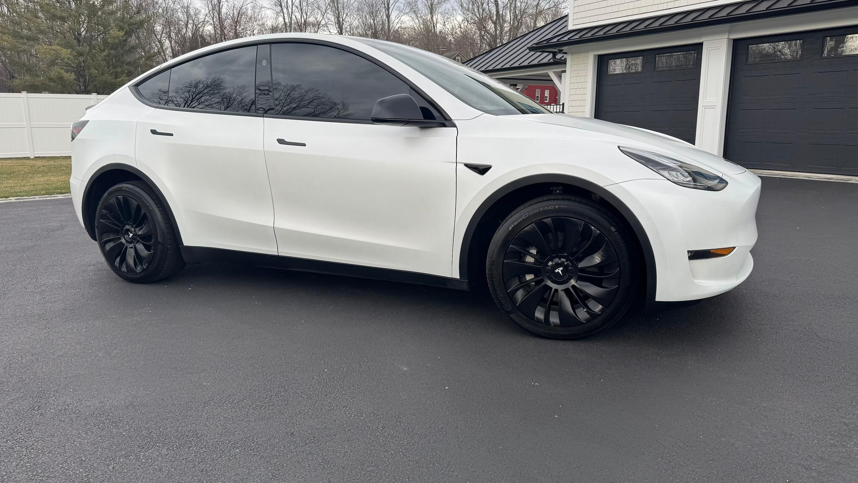 Tesla Model Y 2023 in Brookfield, CT