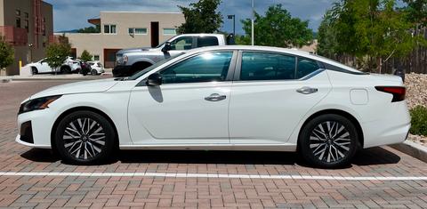 Nissan Altima 2025