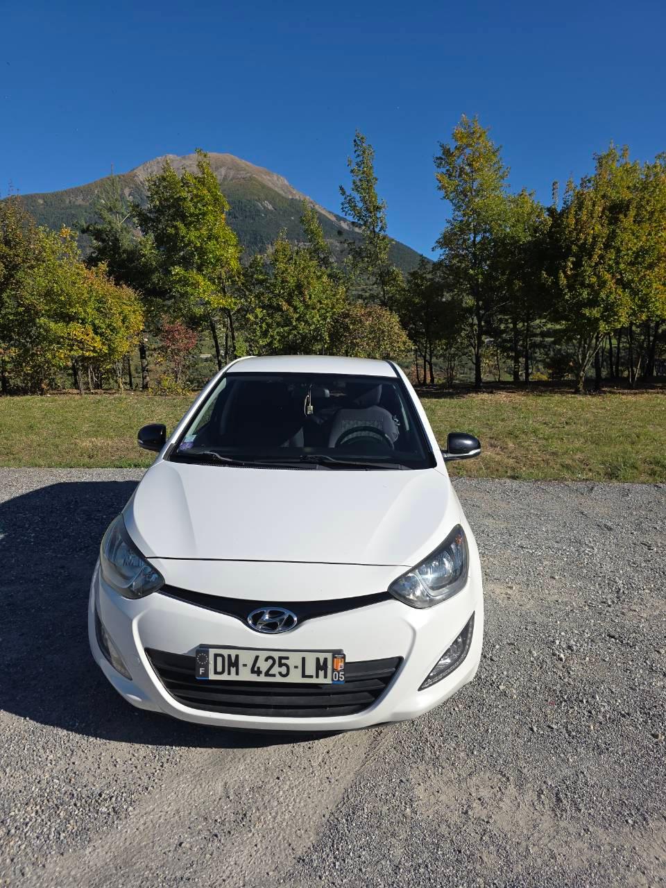 Hyundai i10 2014 à Châteauroux-les-Alpes
