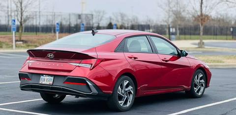 Hyundai Elantra 2025
