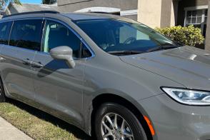 Chrysler Pacifica car