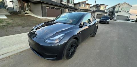 Tesla Model Y 2025