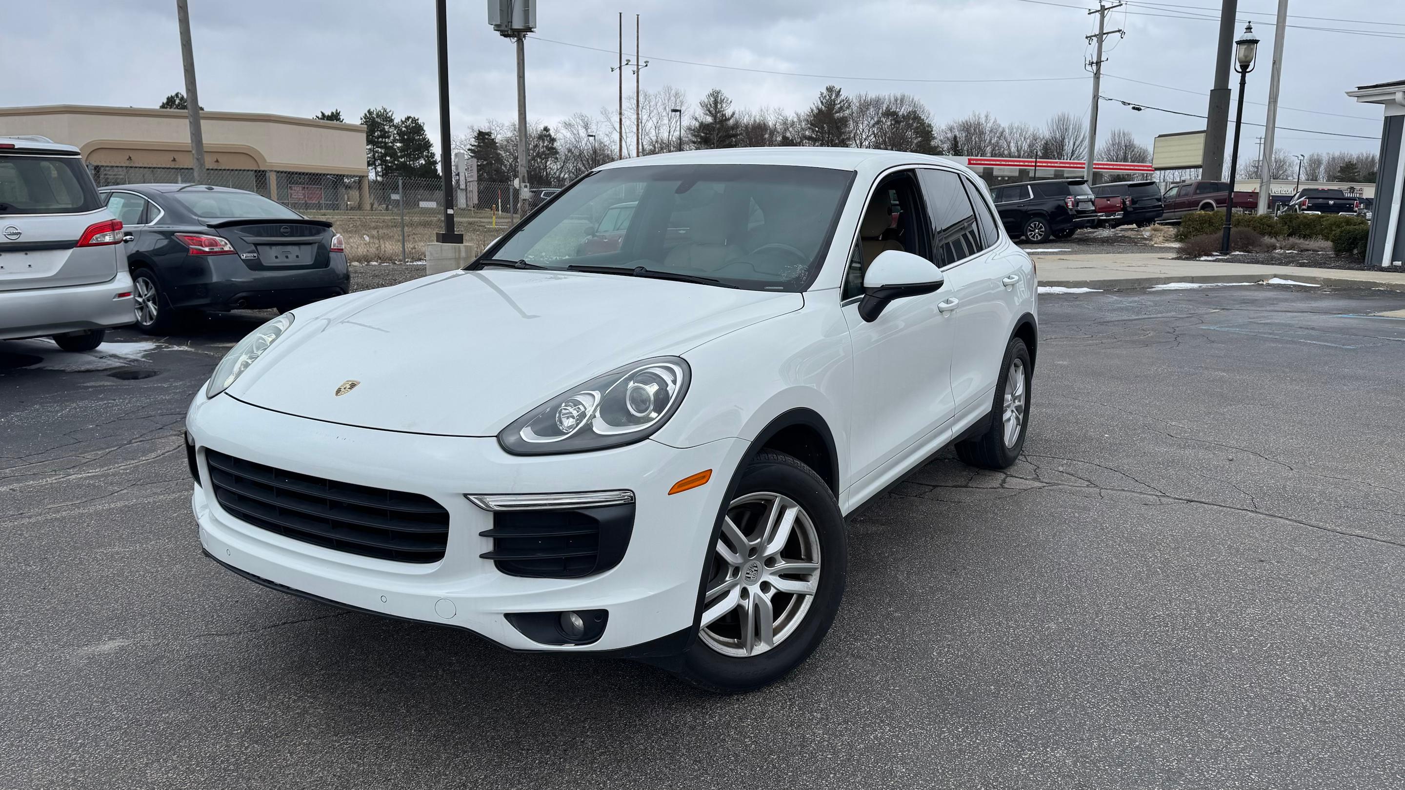 Porsche Cayenne 2016 in Flint, MI