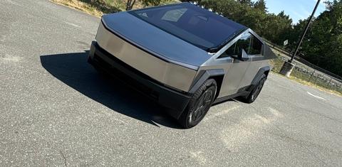 Tesla Cybertruck 2026