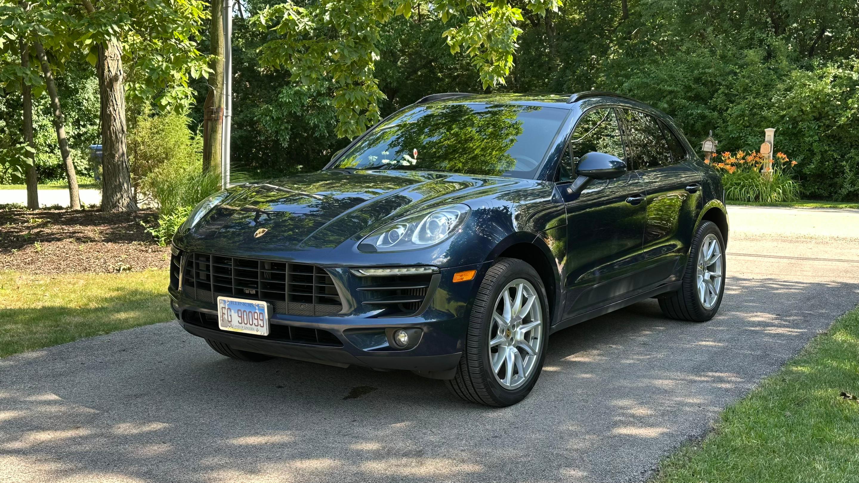 Porsche Macan 2016 in Schaumburg, IL