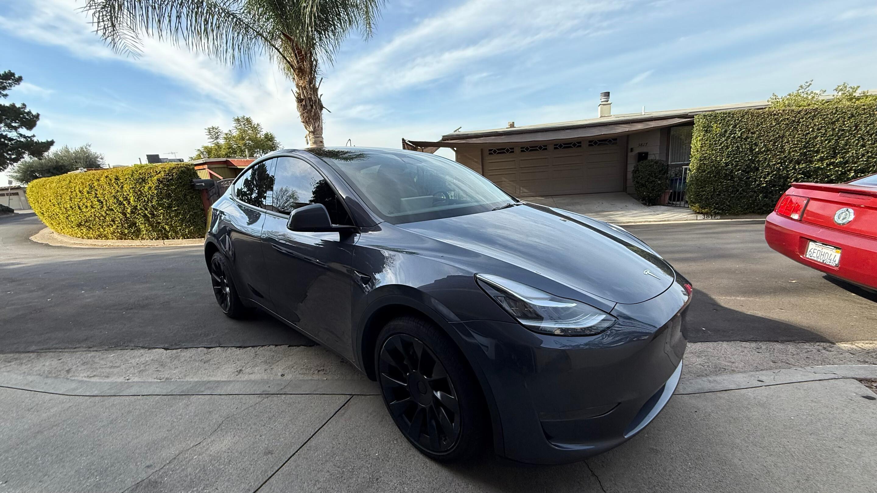 Tesla Model Y 2023 in Los Angeles, CA