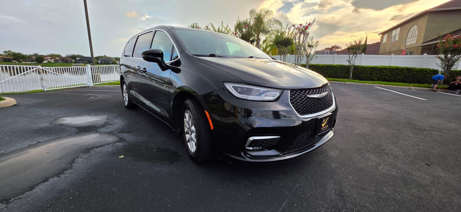Chrysler Pacifica 2023 in Orlando, FL