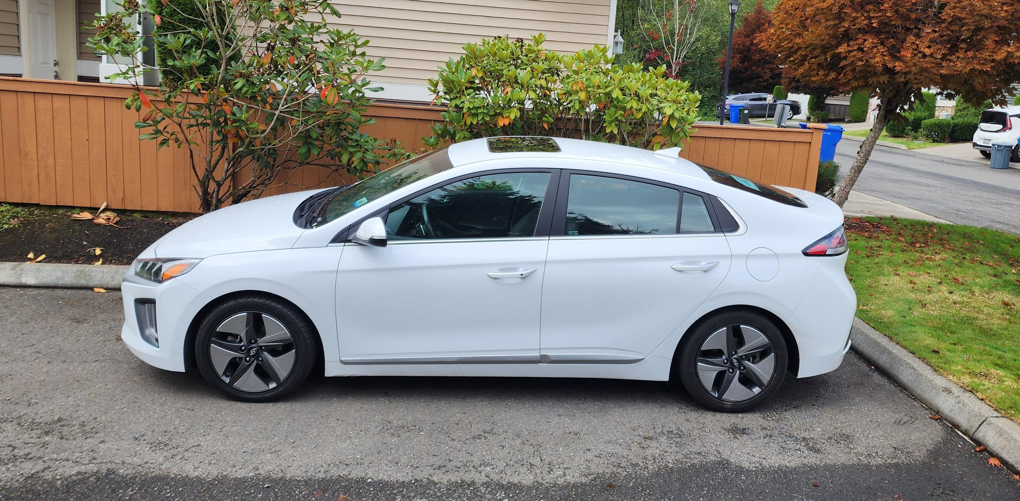 Hyundai Ioniq Hybrid 2021 in Auburn, WA
