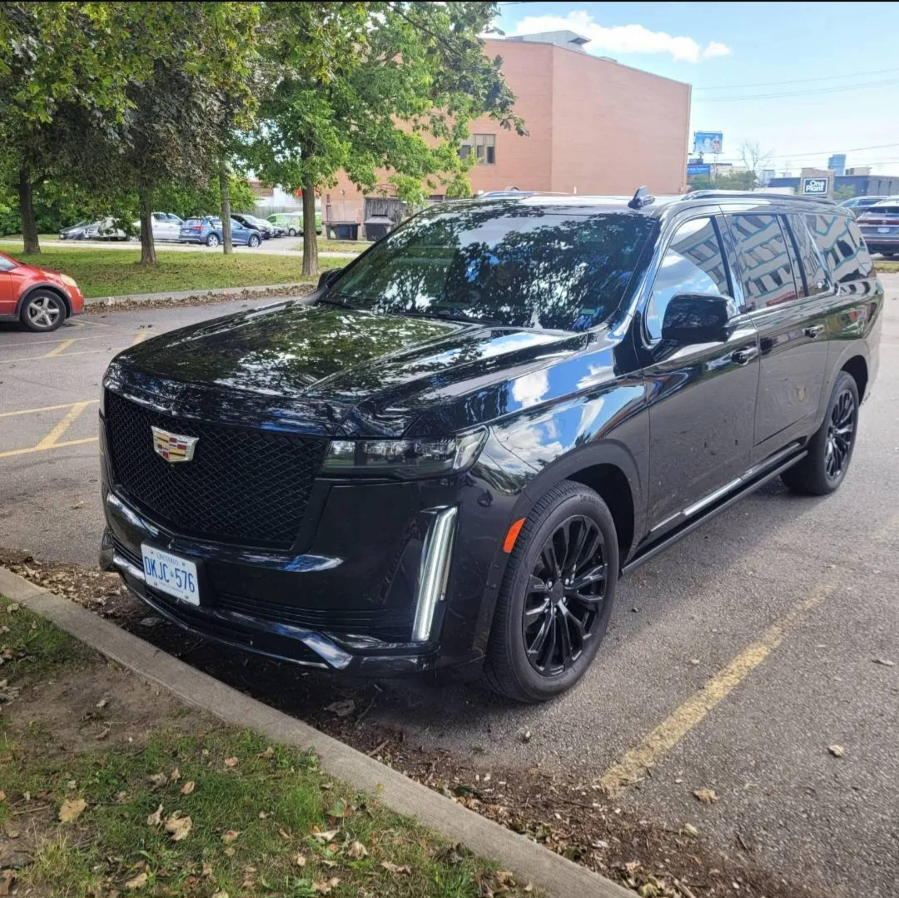 Cadillac Escalade ESV 2023 à Toronto, ON