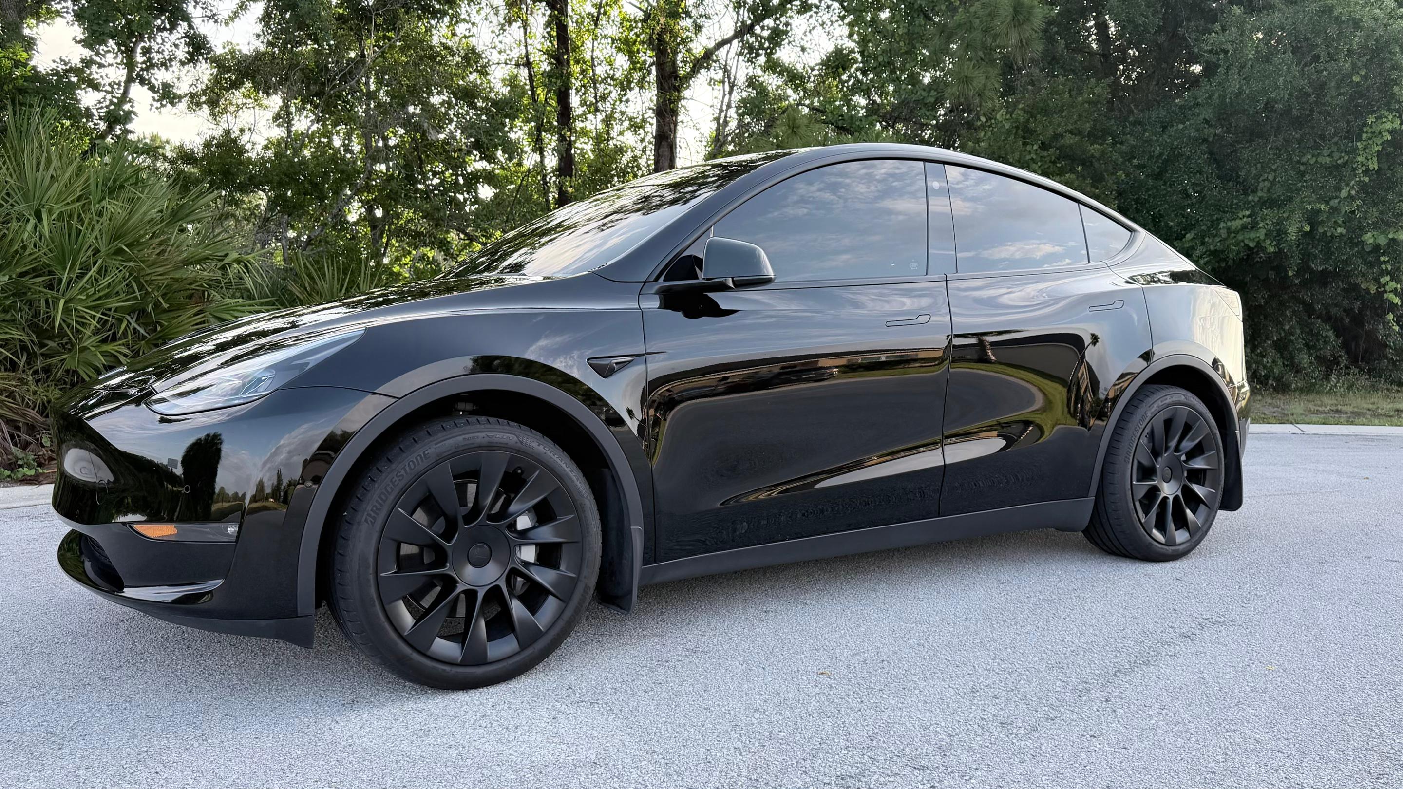 Tesla Model Y 2021 in Davenport, FL