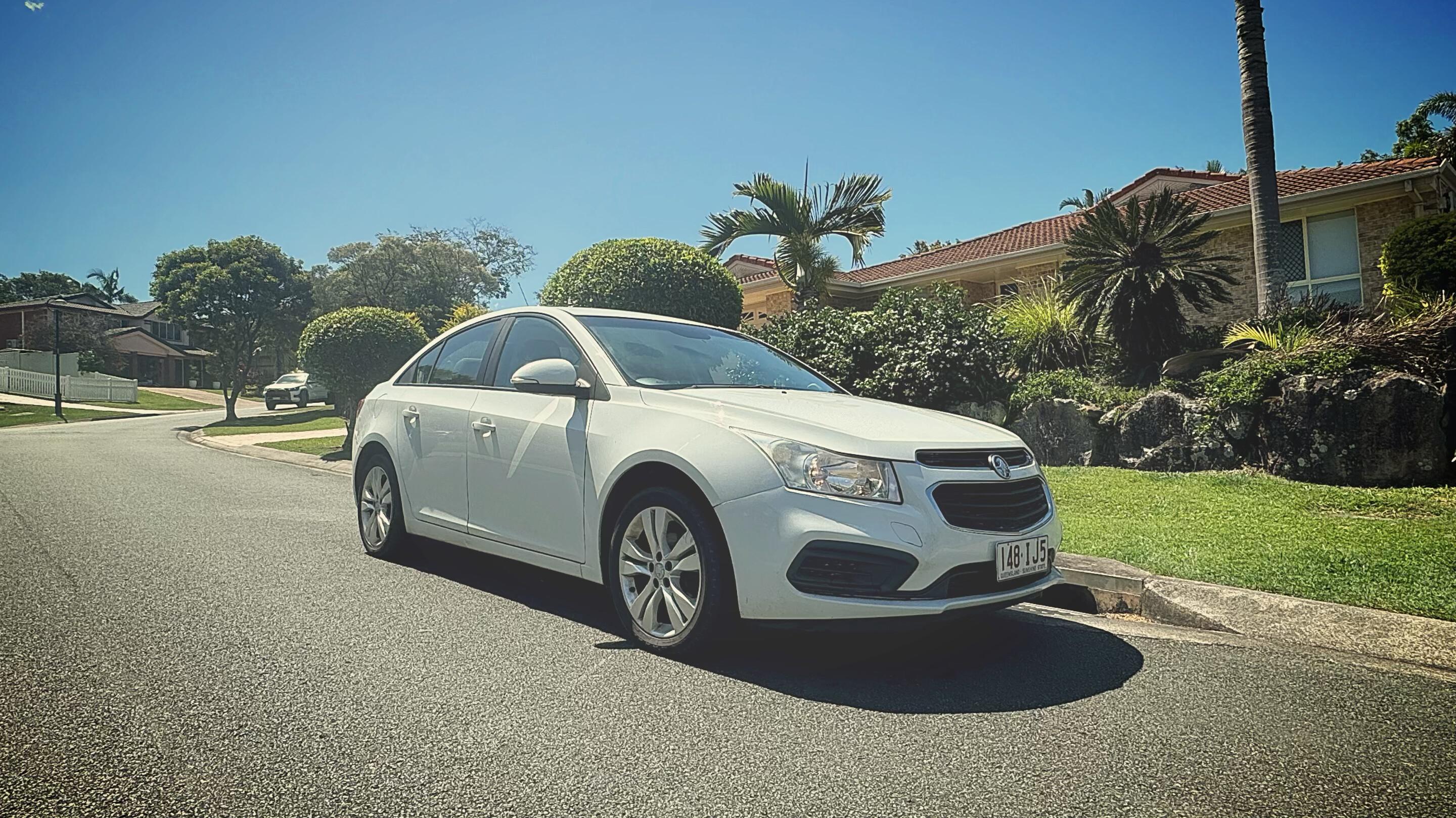 Holden CRUZE 2015 in New Farm