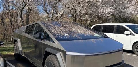 Tesla Cybertruck 2026