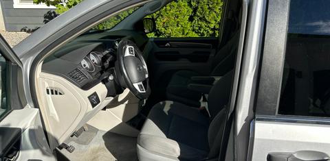 Volkswagen Routan 2012
