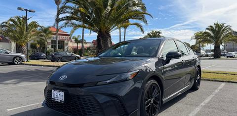 Toyota Camry Hybrid 2026