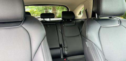 Genesis GV70 2025