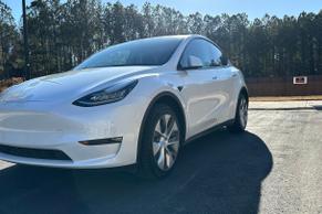 Tesla Model Y 2023 in Fairburn