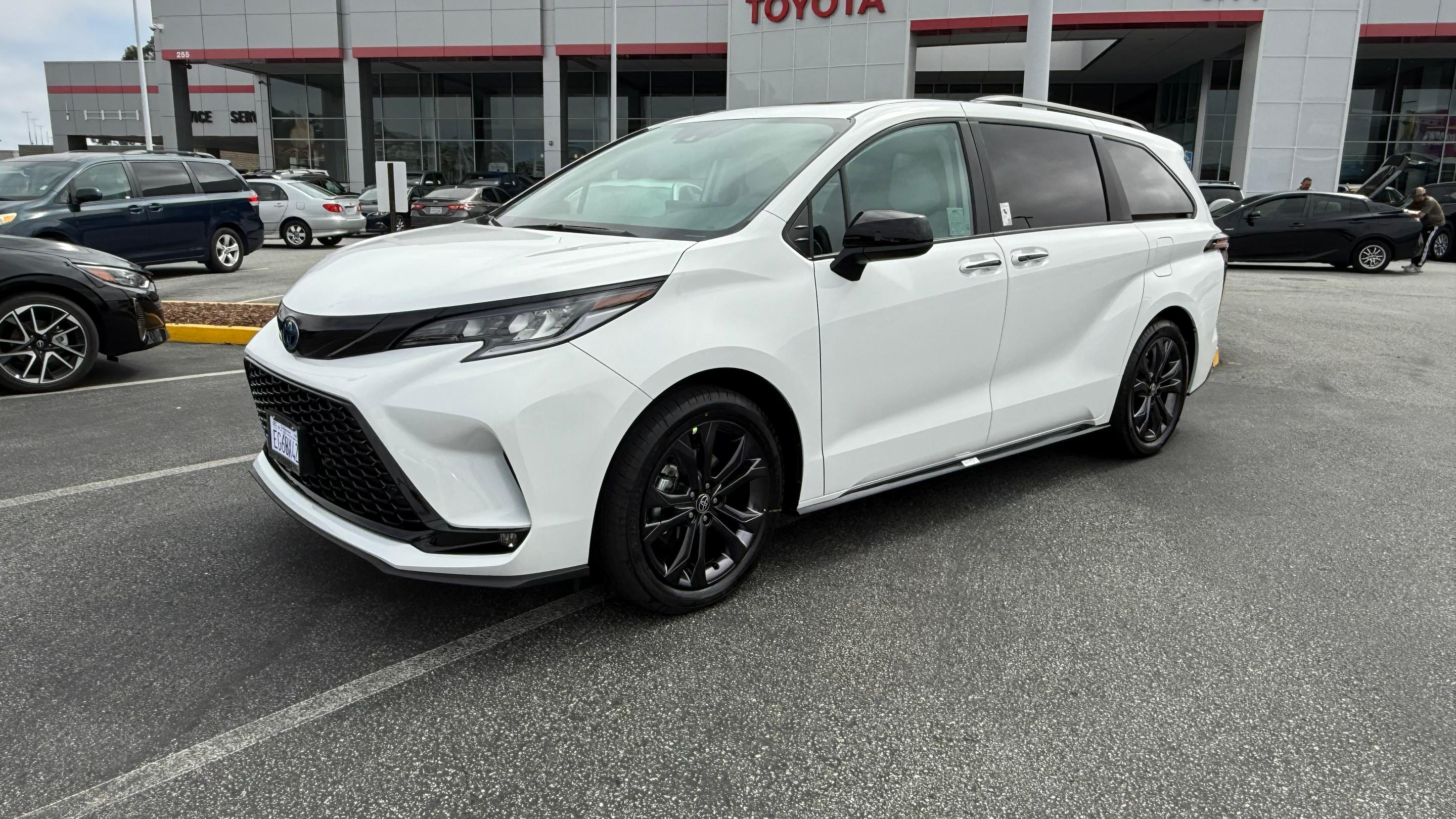 Toyota Sienna 2025 in Millbrae, CA