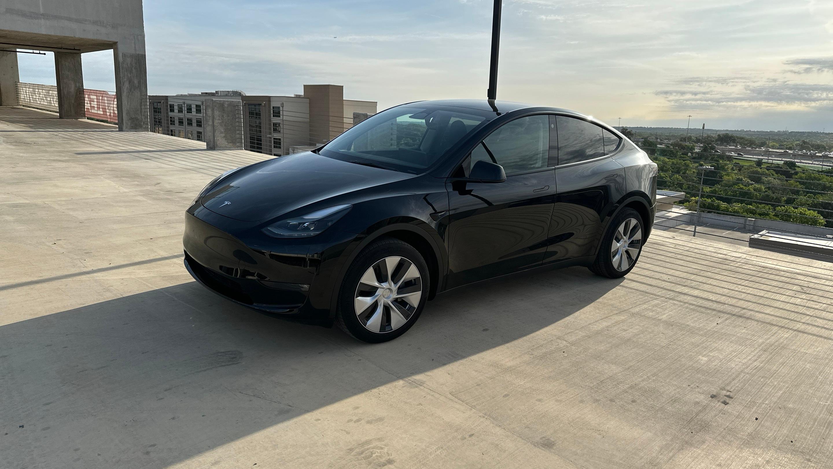 Tesla Model Y 2023 in Georgetown, TX