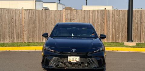 Toyota Camry Hybrid 2026