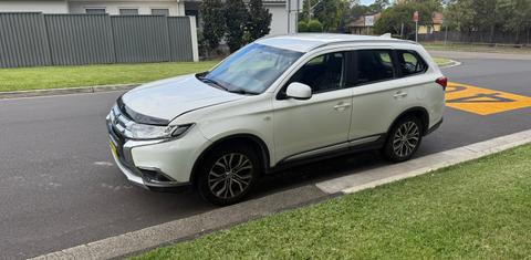 Mitsubishi OUTLANDER 2017