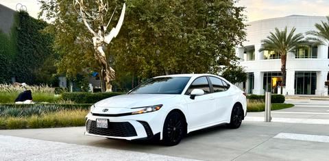 Toyota Camry Hybrid 2025