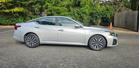 Nissan Altima 2023