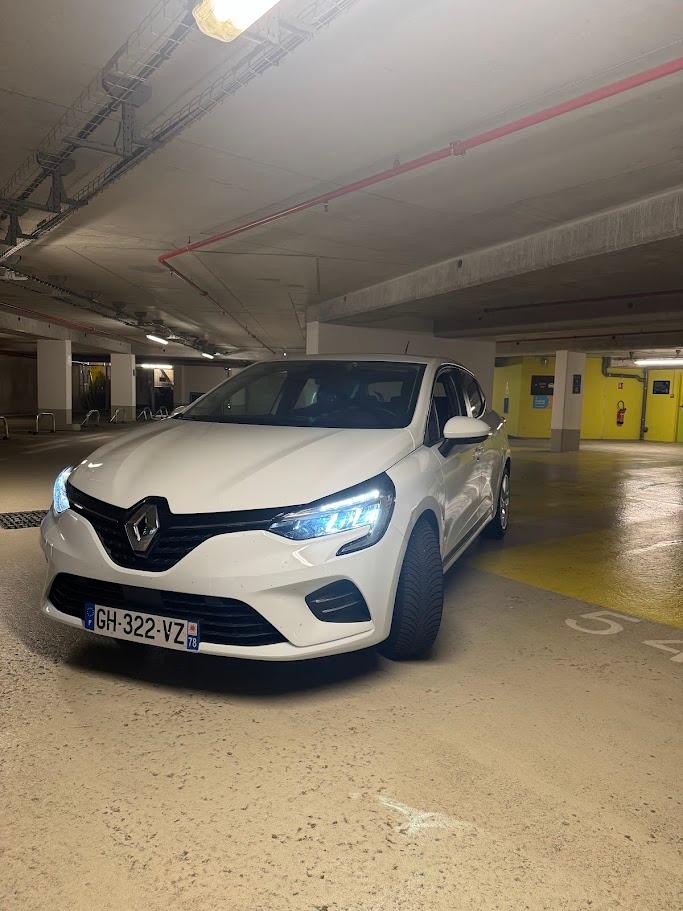 Renault CLIO V 2022 in Roissy-en-france