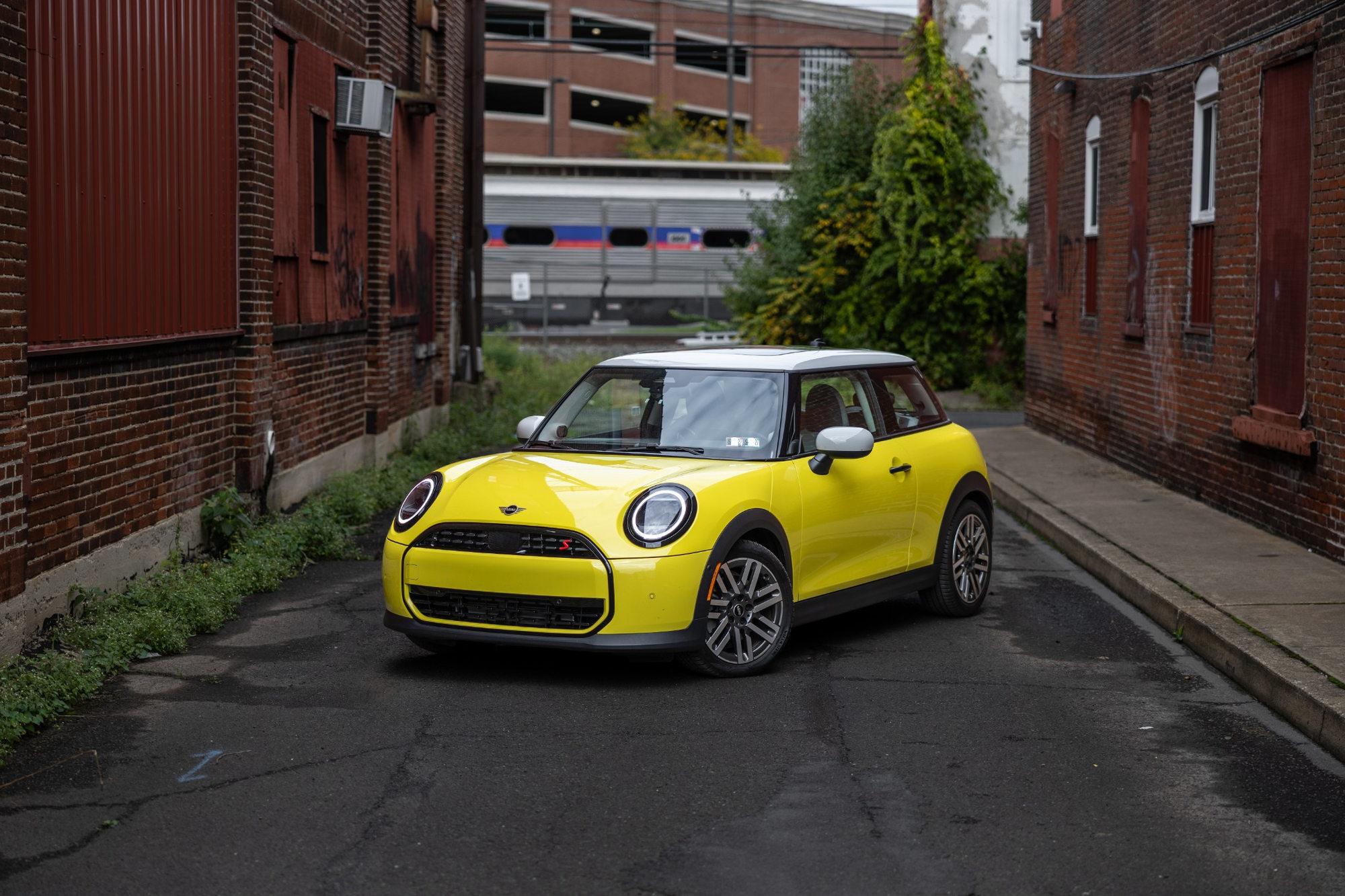 MINI Hardtop 2 Door 2025 in Lansdale, PA