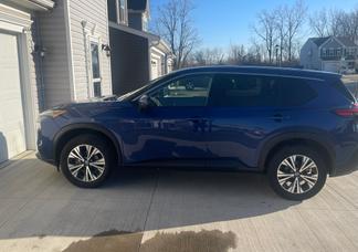 Nissan Rogue car