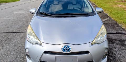 Toyota Prius c 2014
